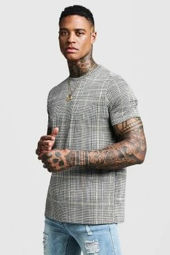 Houndstooth Jacquard Check T-Shirt Mustard